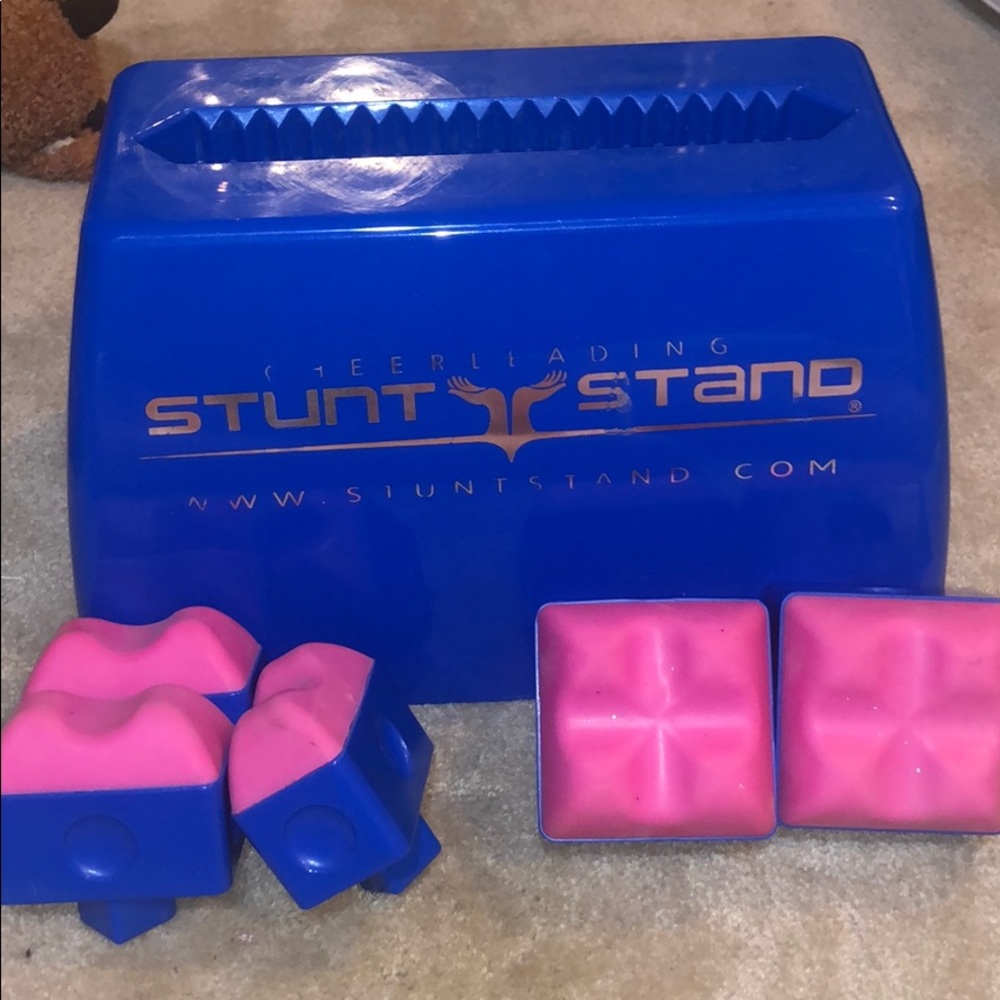 Cheerleading Stunt Stand